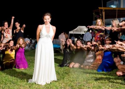 bride-friends.jpg.1340x450_0_256_6978