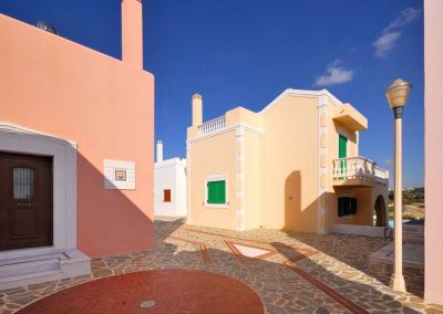 pedestrian-street-in-complex.jpg.1024x0